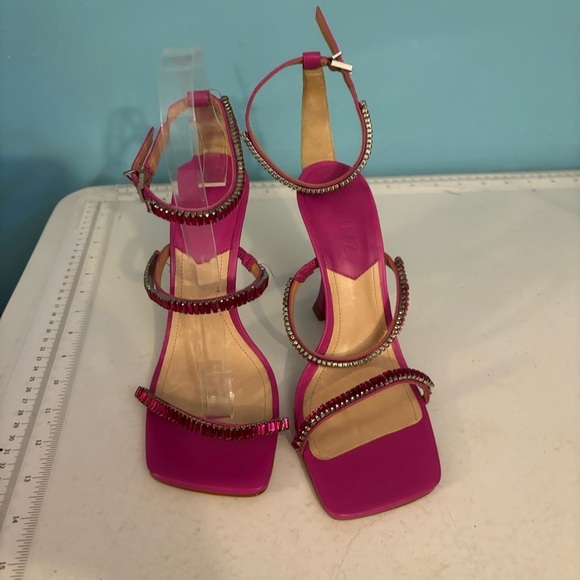 BNWOT Schutz Nellina leather embellished stiletto heels very pink in size 7 - Picture 2 of 12